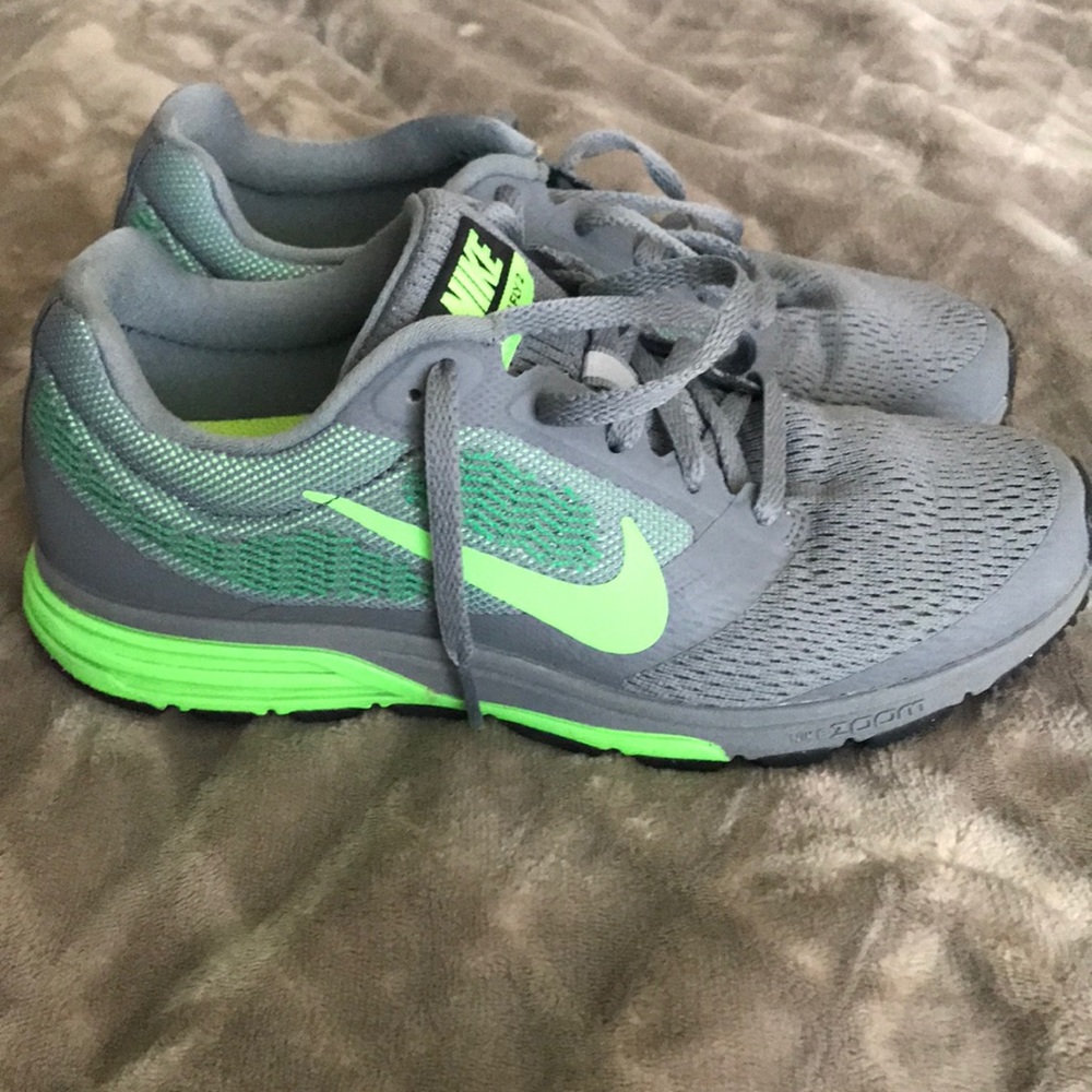 Shoes - Picture 2 of 5